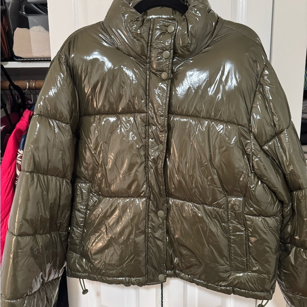 NA-KD liquid bright puffer green jacket